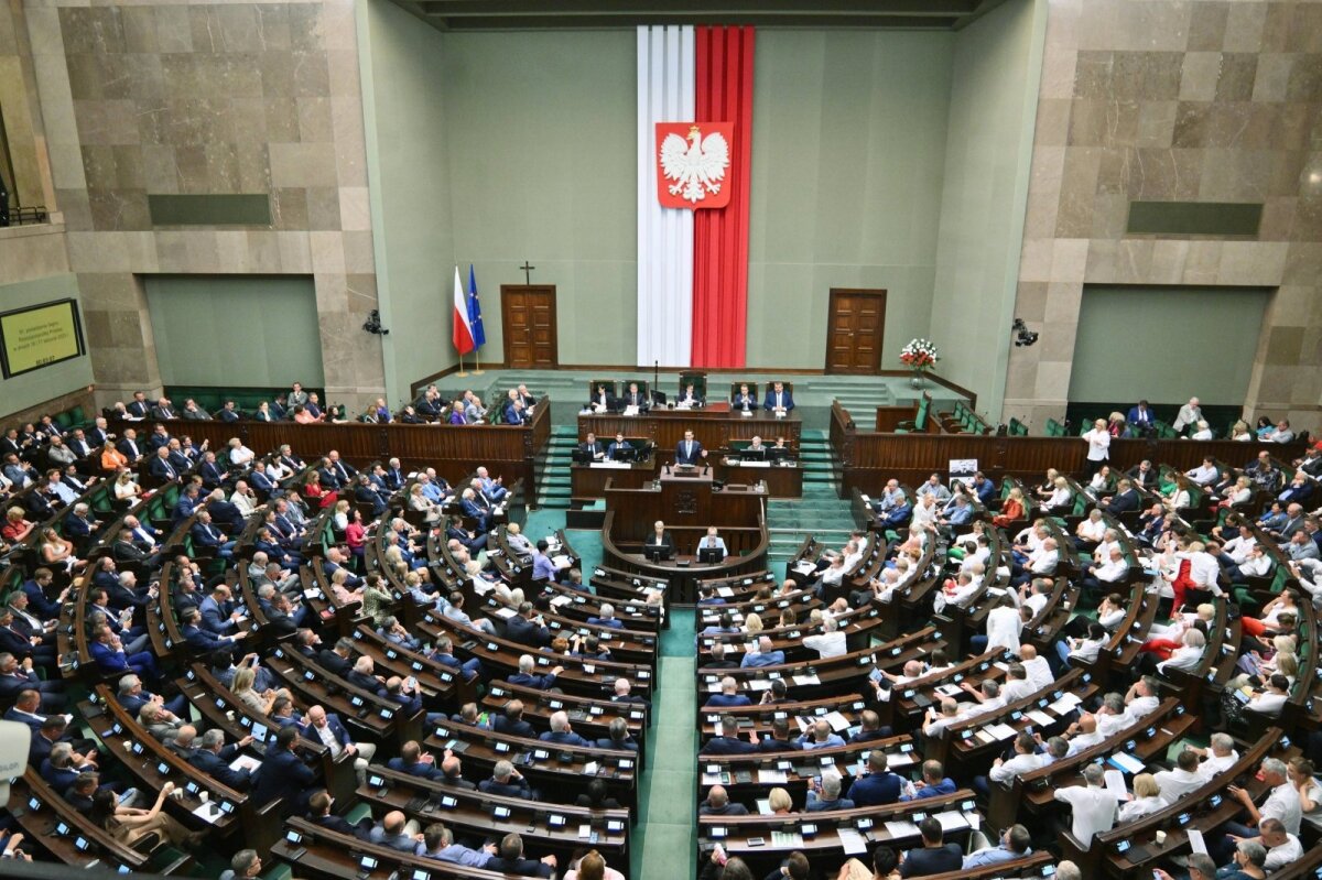 Polski parlament toruje drogę do referendum w sprawie europejskiego kompromisu azylowego