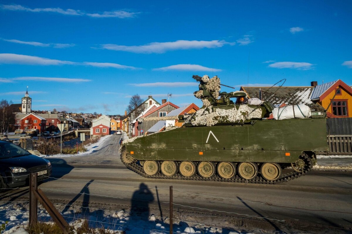 Norge kan overføre CV90 infanterikampvogner til Ukraina
