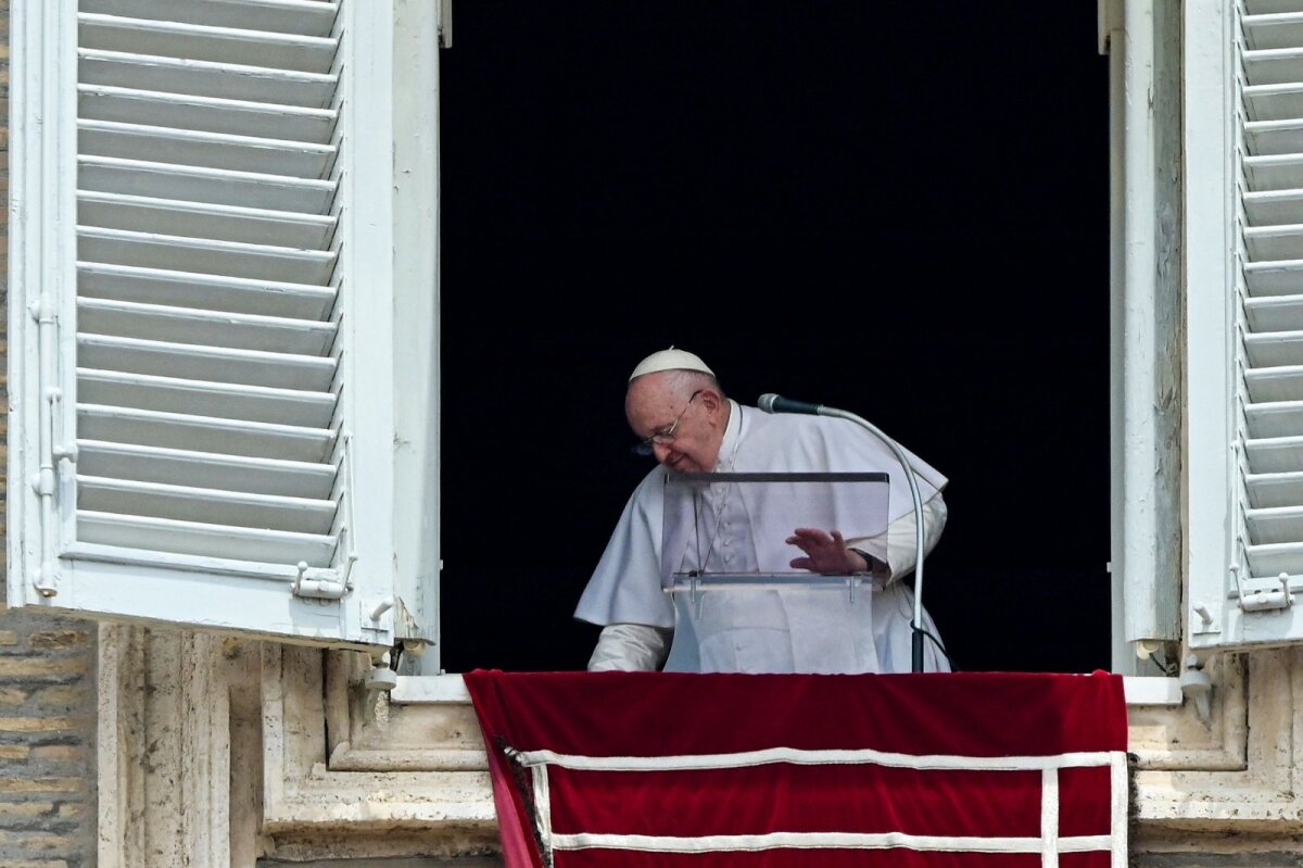 Agenzie di stampa italiane: il papa viene esaminato in ospedale