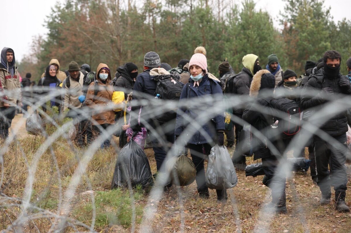 Istnieją doniesienia o grupie migrantów, którzy utknęli na granicy polsko-białoruskiej