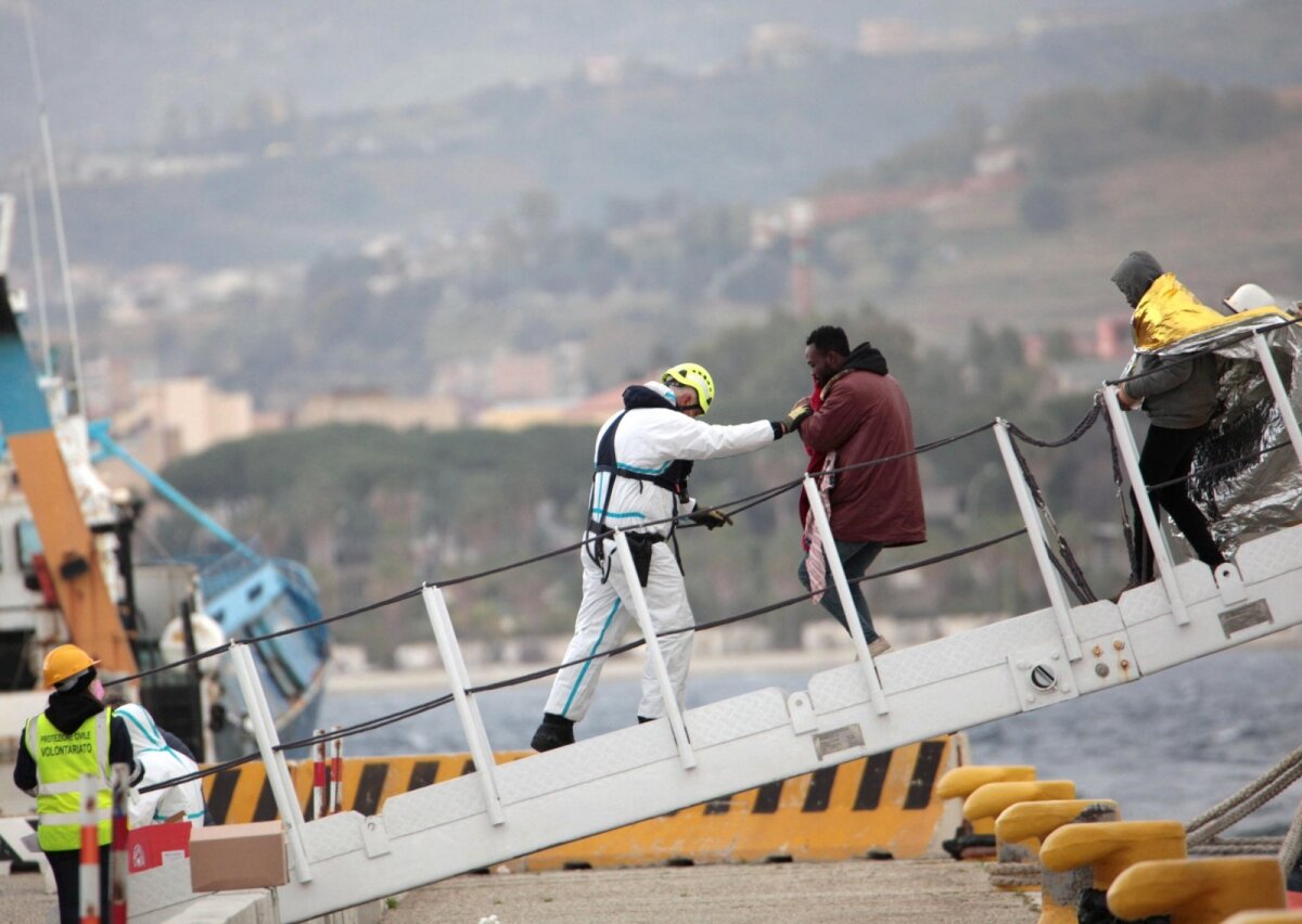 Più di 3.000 migranti sono arrivati ​​sull’isola italiana questo fine settimana