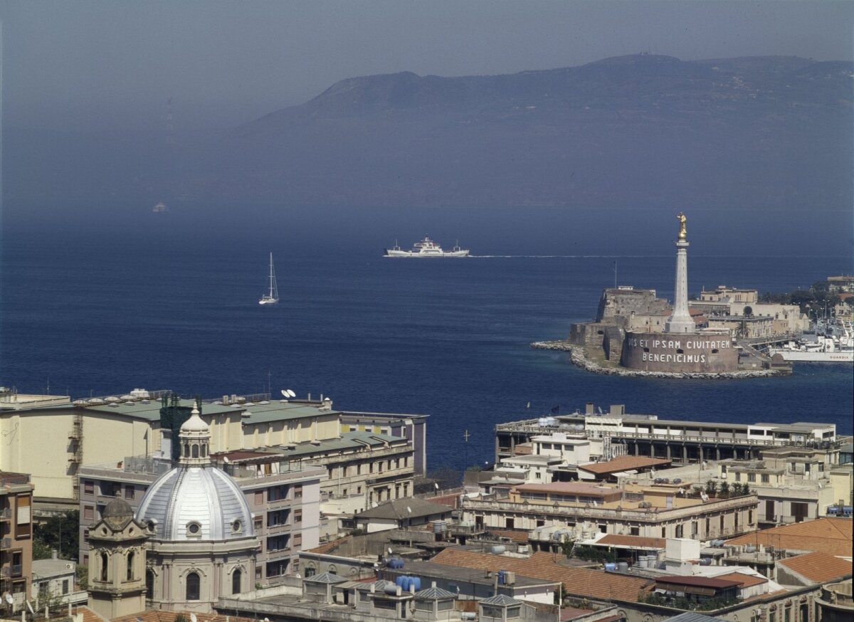 L’Italia ha rilanciato un piano per collegare la Sicilia e la terraferma con un ponte