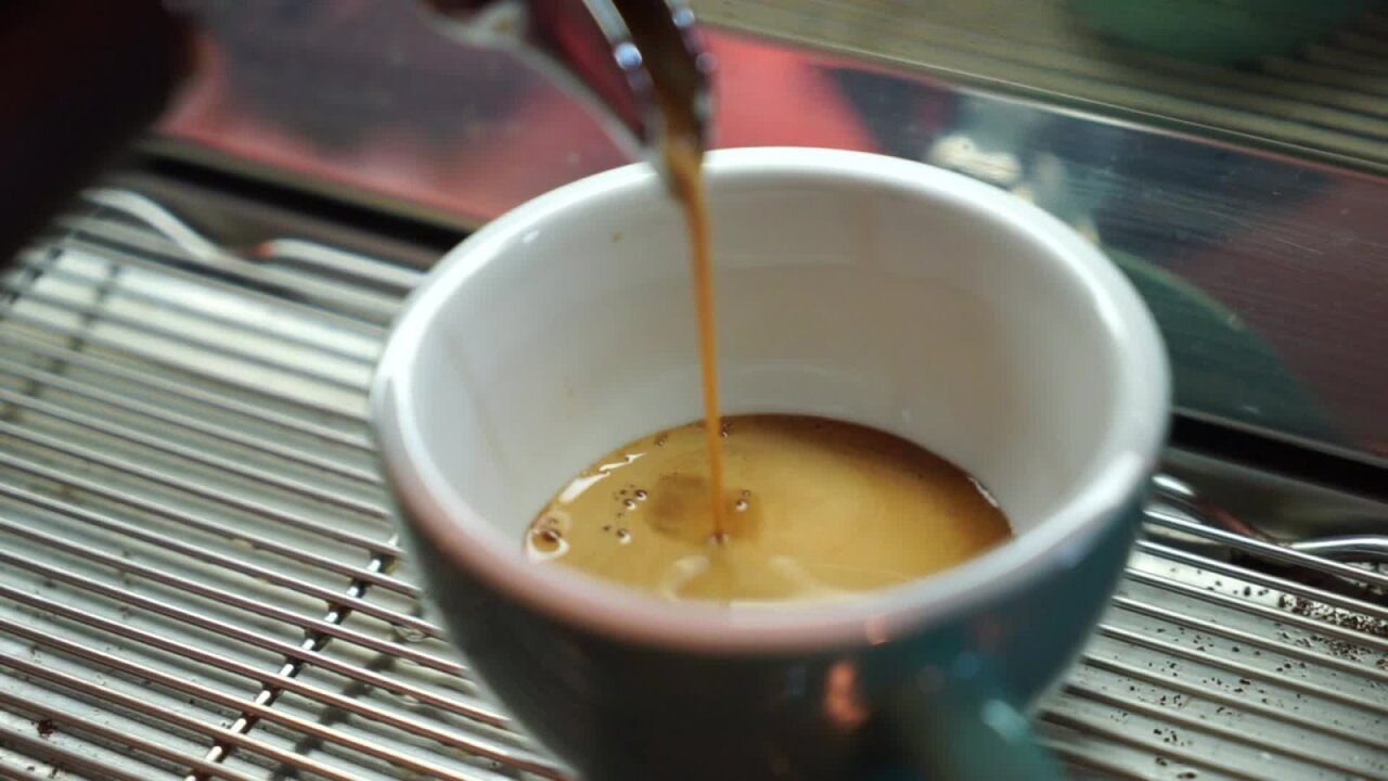 Kuo ypatinga „specialty“ kava ir kaip ją tinkamai paruošti - DELFI TV