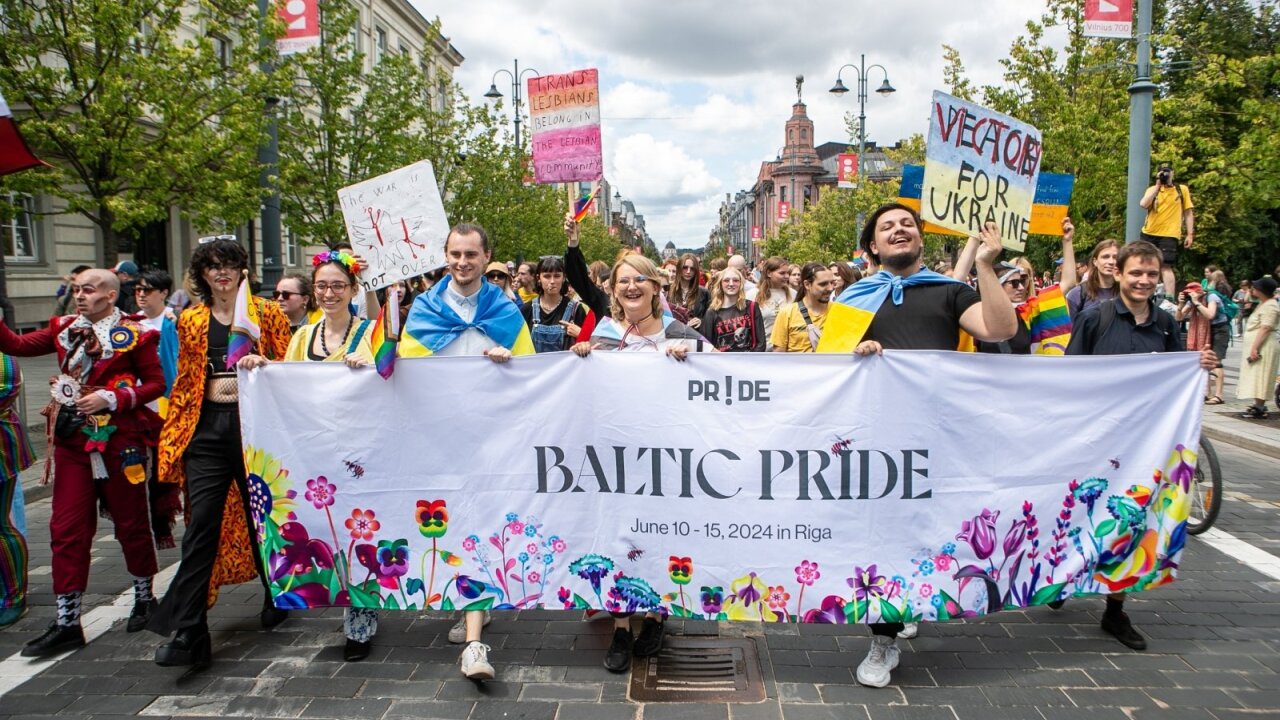 В столице Литвы состоялось шествие Vilnius Pride - Delfi RU