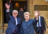 Lietuvos prezidentė Dalia Grybauskaitė atsiėmė prestižinį apdovanojimą už taiką