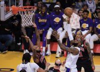 „Bulls“ sugadino Jameso sugrįžimą į aikštę – įveikė „Lakers“ Los Andžele