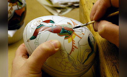 How to Paint Ostrich Eggs