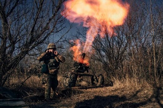 Lietuvos kariuomenė: baigėsi minosvaidininkų kursas į šalį treniruotis atvykusiems Ukrainos kariams