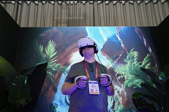 „PlayStation VR2“ testas: net įnoringi žaidėjai vėl tiki