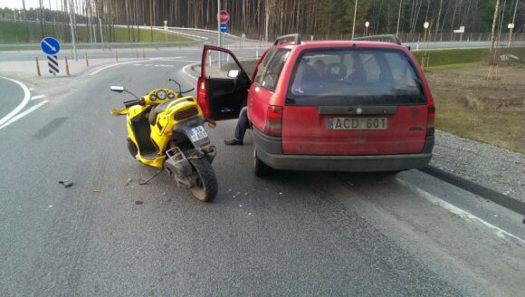 Per pusvalandį Vilniuje sužaloti motociklo ir motorolerio vairuotojai