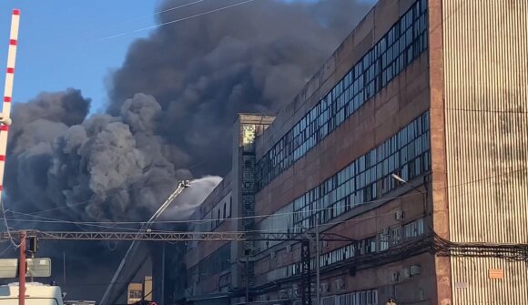 Maskvoje – milžiniškas gaisras: liepsnojo prekybos centras