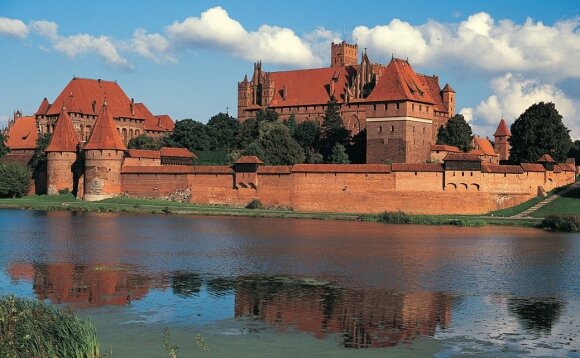 Marienburgo (dab. Malborkas) tvirtovė. Nuo 1309 m. Teutonų ordino būstinė ir pagrindinis lenkų bei lietuvių 1410 m. kampanijos taikinys.