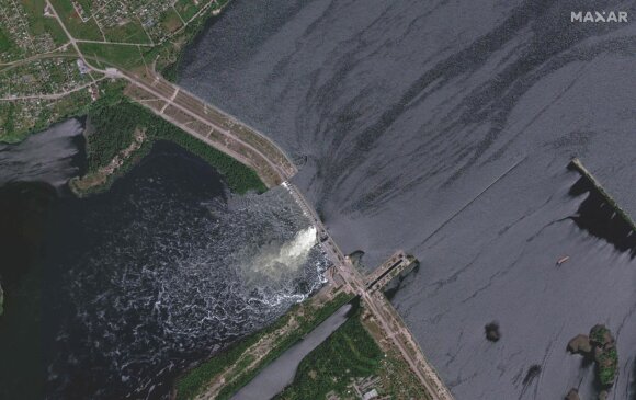 This handout satellite image courtesy of Maxar technologies taken on shows an overview of Nova Khakovka dam in south Ukraine, on May 28, 2022. Ukrainian President Volodymyr Zelensky will urgently convene his Security Council on June 6, 2023 after an explosion at the Kakhovka hydroelectric dam in the south of the country, a top adviser said. (Photo by Satellite image ©2023 Maxar Technologies / AFP) / RESTRICTED TO EDITORIAL USE - MANDATORY CREDIT "AFP PHOTO / Satellite image ©2023 Maxar Technologies" - NO MARKETING NO ADVERTISING CAMPAIGNS - DISTRIBUTED AS A SERVICE TO CLIENTS