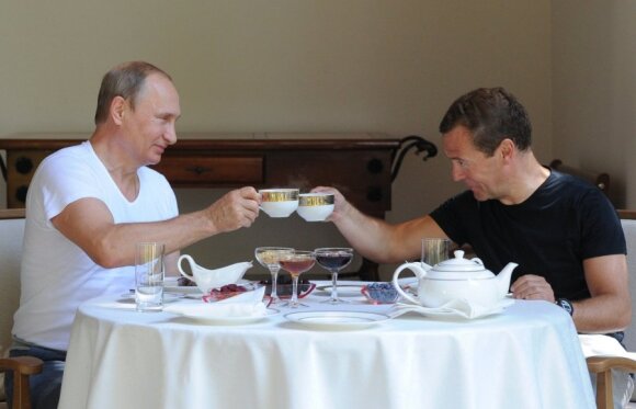 V. Putinas ir D. Medvedevas Sočyje