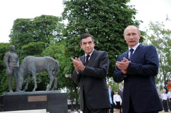 Francois Fillonas ir Vladimiras Putinas