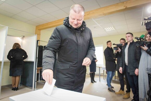 Naujausi prezidentiniai reitingai išskiria du lyderius: ekspertai siūlo neskubėti su išvadomis
