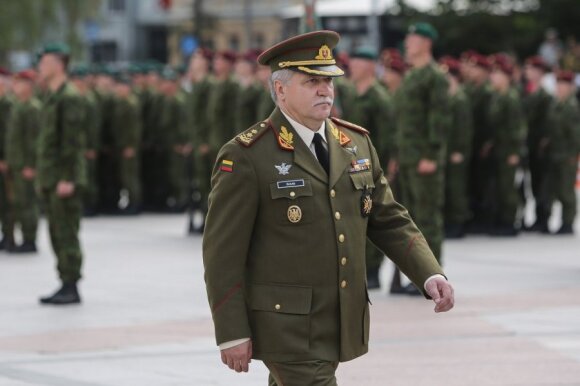 Kariuomenės vadas: Lietuvoje trūksta ne tik karių