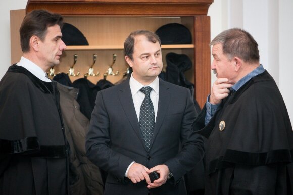Sergejus Rachinšteinas su advokatais