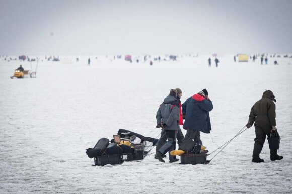 Ką būtina žinoti žvejojant ant ledo ir už kokį elgesį galite gauti baudą