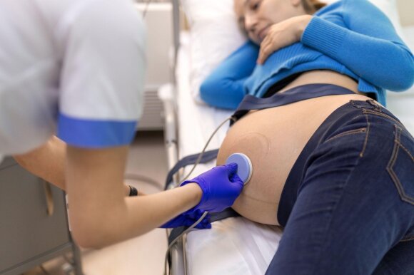 Prie Kretingos ligoninės durų – nėščiosios ašaros: vyras nesuprato, kodėl žmonos nepriėmė
