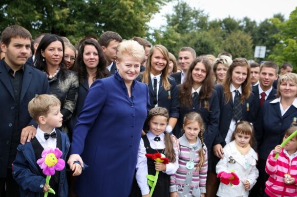 Dalia Grybauskaitė su moksleiviais