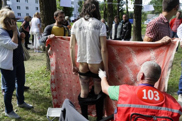 Baltarusijos sulaikymo įstaigose – tikras pragaras: kraujo balose guli žmonės, iš už sienų girdėti gąsdinantys pokalbiai