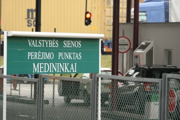 Lietuva tapo lenkų sprendimo įkaite: vežėjai baiminasi, kad eilės pasienyje su Baltarusija dar padidės