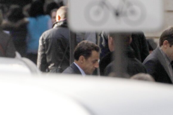 Nicolas Sarkozy atvyksta į ligoninę