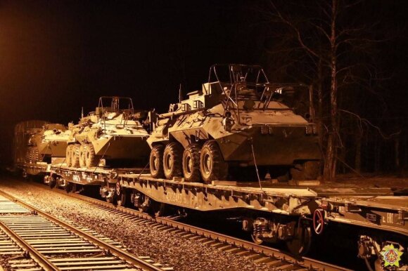 Rusijos kariuomenės daliniai atvyksta į Baltarusiją