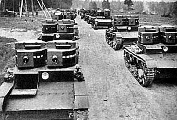 Raudonosios armijos dviejų bokštelių tankas T-26 invazijos į Lenkiją metu. 1939 m. 