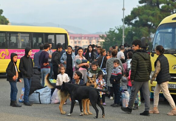 Tūkstančiai žmonių bėga iš Kalnų Karabacho