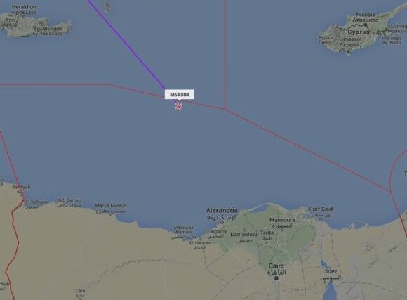 Перед исчезновением самолет EgyptAir делал крутые виражи