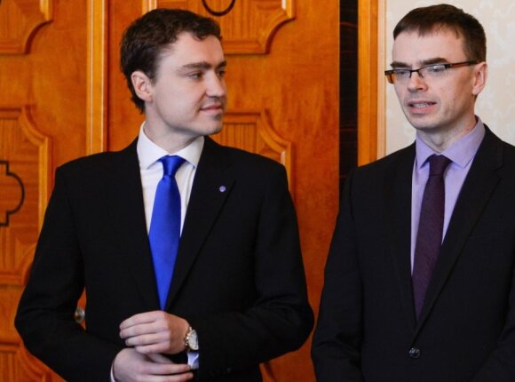 Estijos premjeras Taavi Roivas ir gynybos ministras Svenas Mikseris