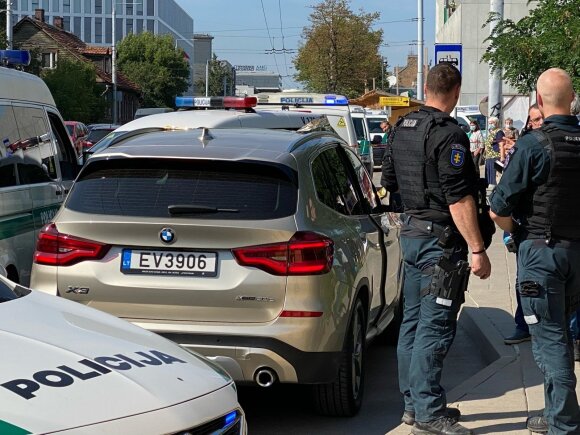 Žmoną BMW automobilyje nušovęs vyras nesulaukė švelnesnės bausmės – už grotų praleis 8 metus