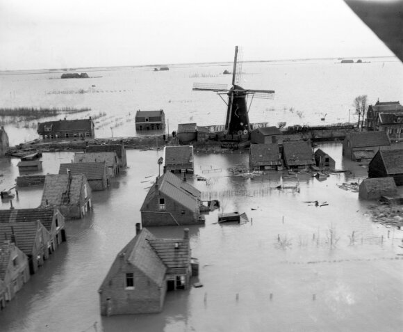 Potvynis Nyderlanduose 1953 metais, kuomet audra pralaužė pylimus