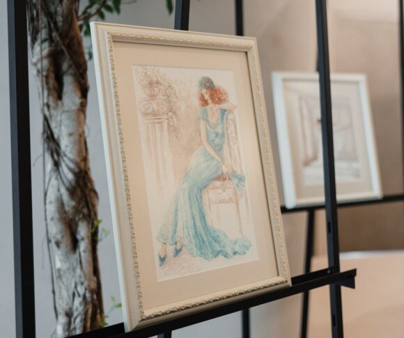 „Medihub“ klinikoje savo paveikslų parodą surengusi gydytoja Rūta Pukenytė: „Tikslumas ir grožis – neatskiriami dalykai“