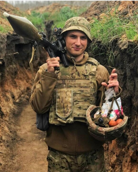 Два Александра из "Азова". Что рассказывают родные погибших на "Азовстали" в Мариуполе украинских воинов