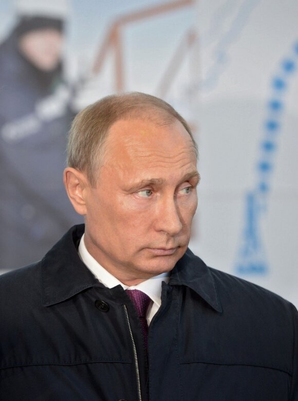 V. Putinas sulaukė grasinimų: tavo sostas grius mums atvykus