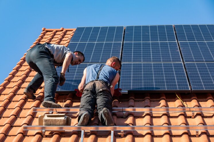 Kas aptarnaus saulės elektrinę įmonei sustabdžius veiklą?
