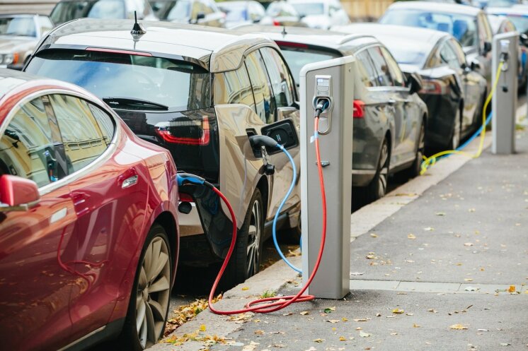 Transporto ateitis Lietuvoje: elektromobiliai ir iš mėšlo pagamintomis dujomis varomi traktoriai