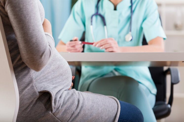 Nėščia moteris pas gydytoją