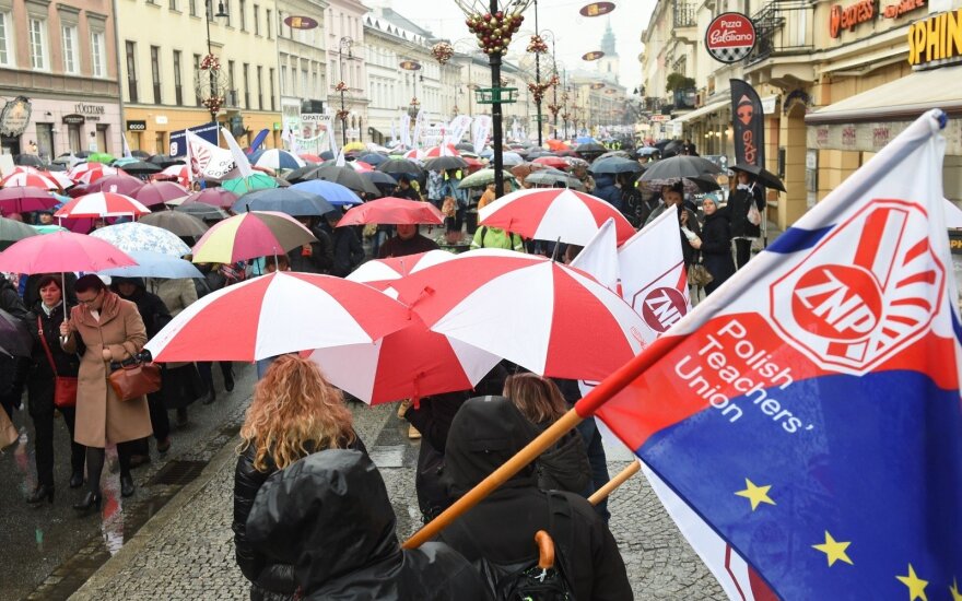 Lenkijos mokytojai pradeda streiką dėl atlyginimų