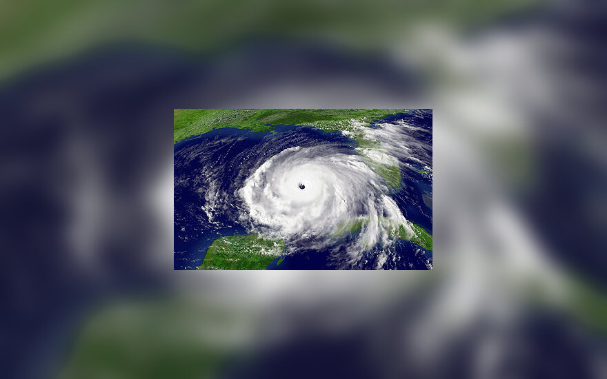Slinkdamas Teksaso pakrantės link, uraganas "Rita" pasiekė labai pavojingą penktąją kategoriją. Tai trečias didžiausias užregistruotas Atlanto vandenyno uraganas, pranešė JAV nacionalinis uraganų centras.