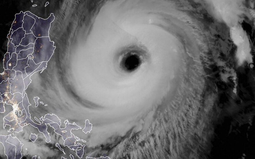 Japonija rengiasi „labai pavojingam“ taifūnui „Nanmadol“