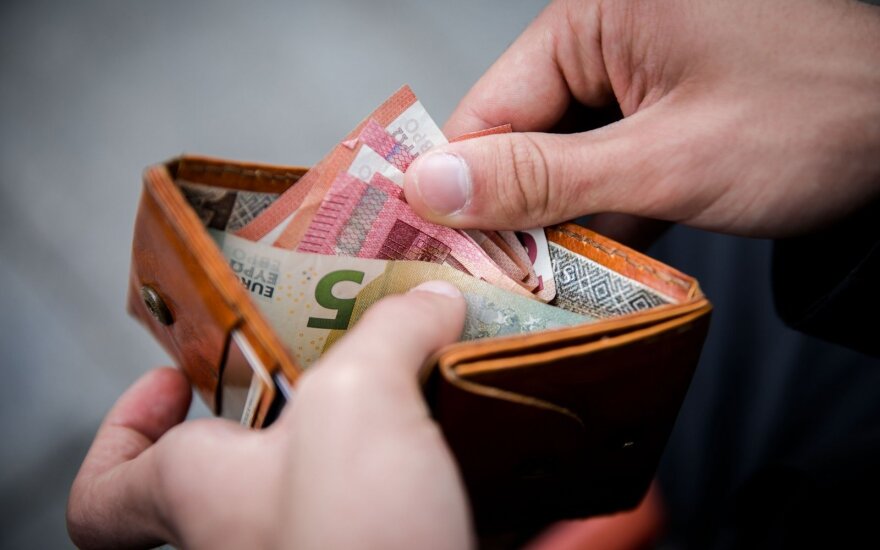 Lithuania's minimum wage rises to EUR 400