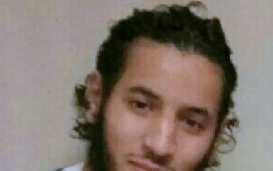 Dar vienas „Islamo valstybės“ įkvėptas teroro išpuolis: žuvo policininkas ir jo partnerė