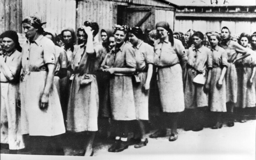 Koncentracijos stovyklose Antrojo pasaulinio karo metu moterys tapo nacių medicininių eksperimentų aukomis.