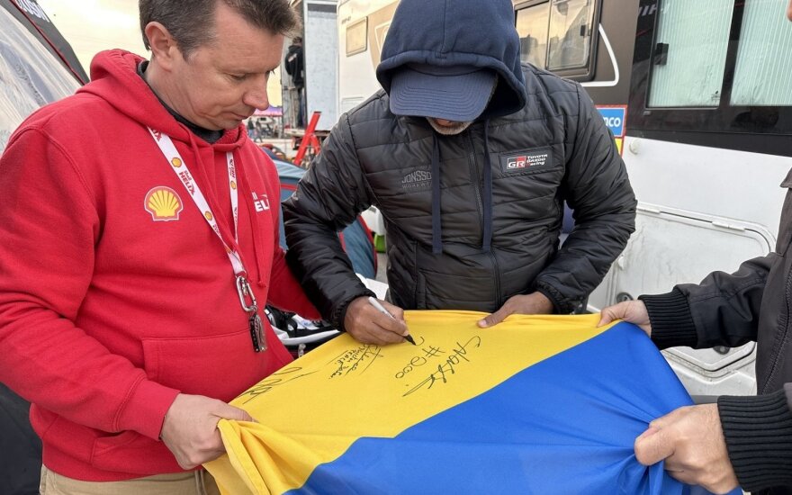 Antanas Juknevičius ir Nasseras Al-Attiyah