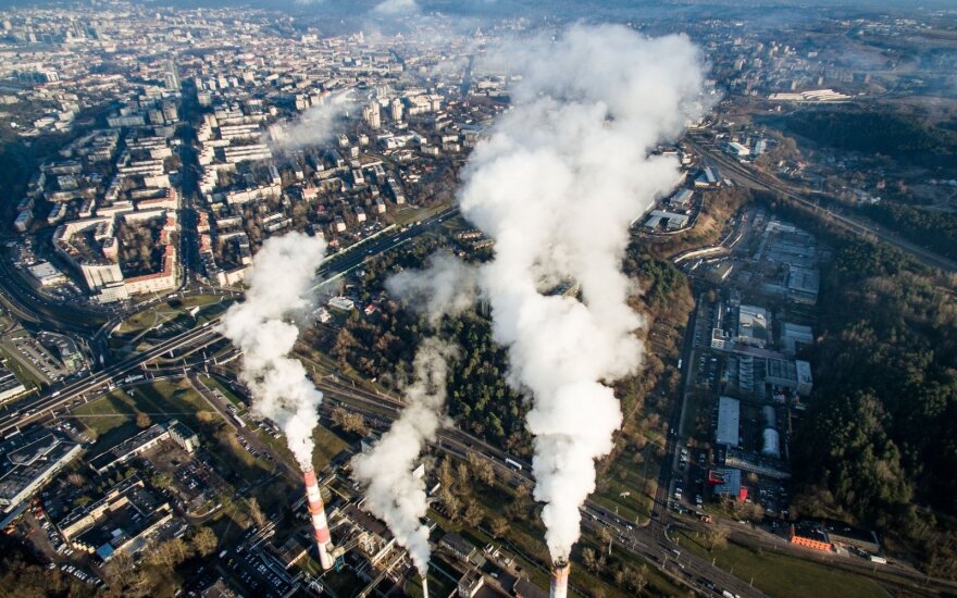 Vilniečiams šildymas dar gali brangti: „Vilniaus energijos“ žaidimai tęsiasi