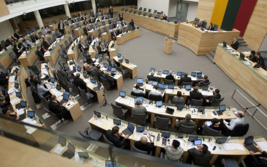 Populiariausių partijų atstovai siūlo supaprastinti Seimo narių imuniteto atėmimo procedūrą